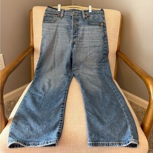 Levi’s Ribcage Straight Ankle Denim Jeans in Medium Indigo Worn